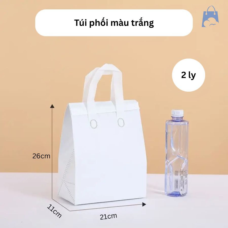 Hướng Dẫn Lựa Chọn Túi Giữ Nhiệt Trà Sữa Cho Quán Cà Phê Của Bạn Túi giữ nhiệt size 2 ly màu trắng, thiết kế tối giản, gọn nhẹ – phù hợp mang 2 ly trà sữa hoặc cà phê đi giao.