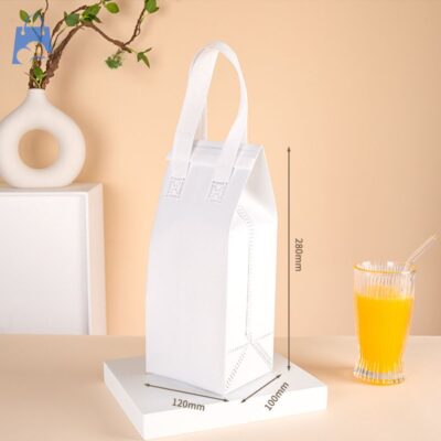 Túi giữ nhiệt không dệt màu trắng kích thước 28×12×10 cm – nhỏ gọn đựng 1 ly nước, thích hợp dùng cá nhân hoặc quán nước mang đi