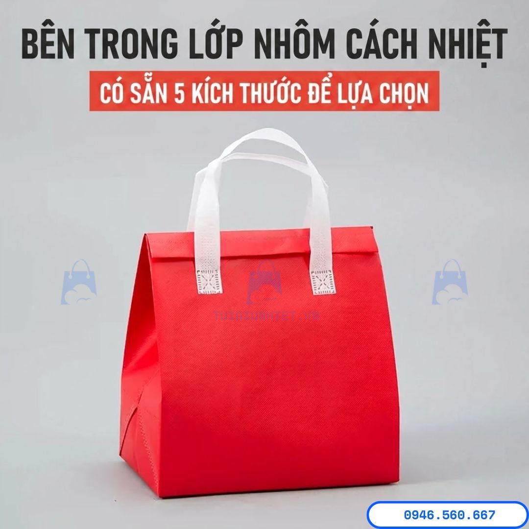 TÚI GIỮ NHIỆT TRÀ SỮA GIAO ĐỒ ĂN: "CHIẾN THẦN" CHỐNG TAN ĐÁ, "VŨ KHÍ" CHỐT ĐƠN 5 SAO Túi giữ nhiệt trà sữa giao đồ ăn màu đỏ nổi bật với lớp lót nhôm giữ nhiệt, phù hợp đựng đồ uống và thức ăn mang đi.