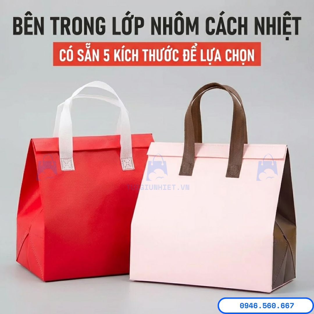 TÚI GIỮ NHIỆT TRÀ SỮA GIAO ĐỒ ĂN: "CHIẾN THẦN" CHỐNG TAN ĐÁ, "VŨ KHÍ" CHỐT ĐƠN 5 SAO Túi giữ nhiệt trà sữa giao đồ ăn màu hồng pastel có lớp nhôm cách nhiệt bên trong, thiết kế chắc chắn và tiện lợi cho quán đồ uống.