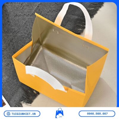 5 Lý Do Quán Trà Sữa Nên Dùng Túi Giữ Nhiệt với lớp lót nhôm phản xạ nhiệt, giữ lạnh lâu và bảo quản đồ uống hiệu quả.